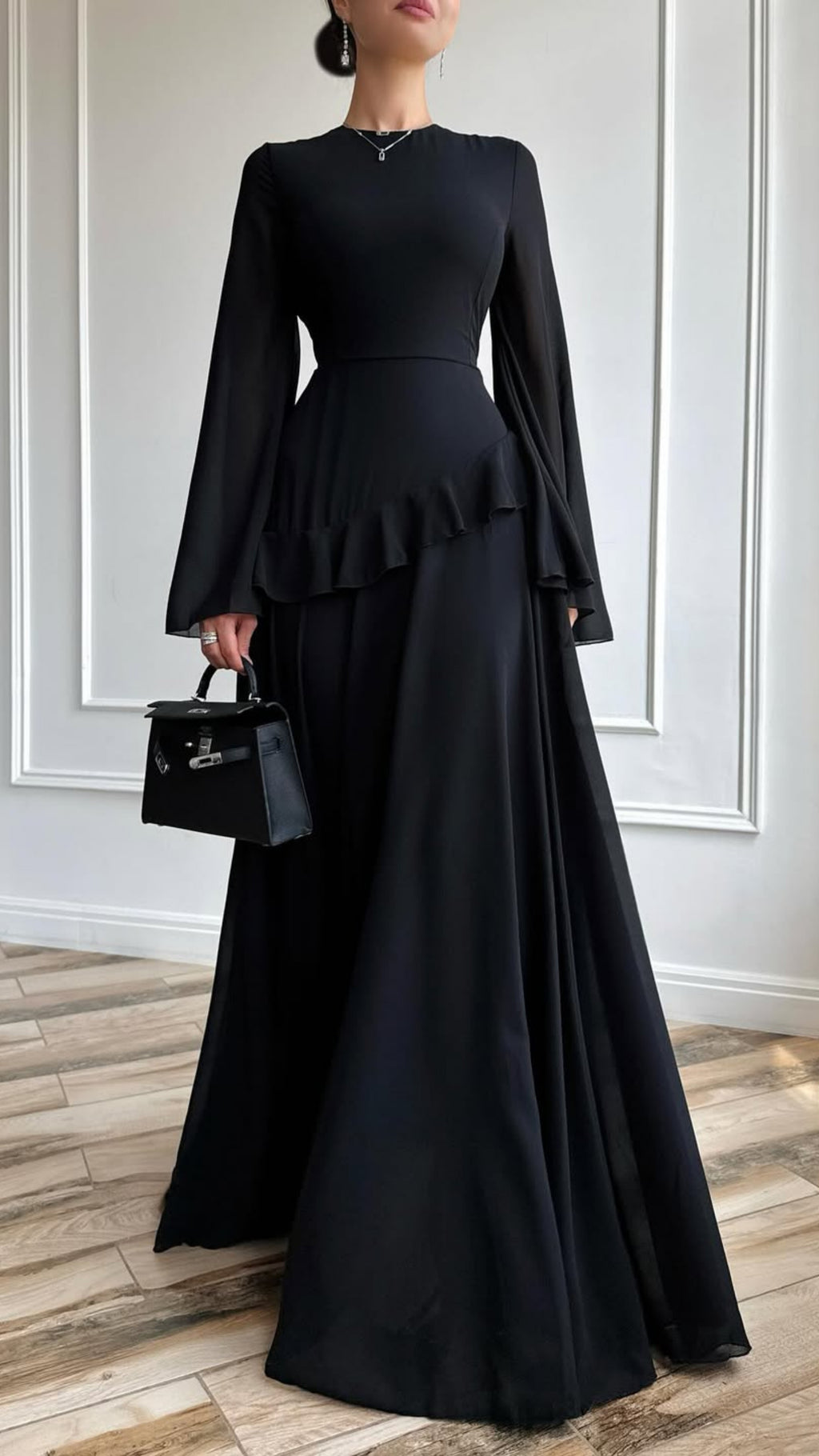 Langes Abendkleid mit Rüschen