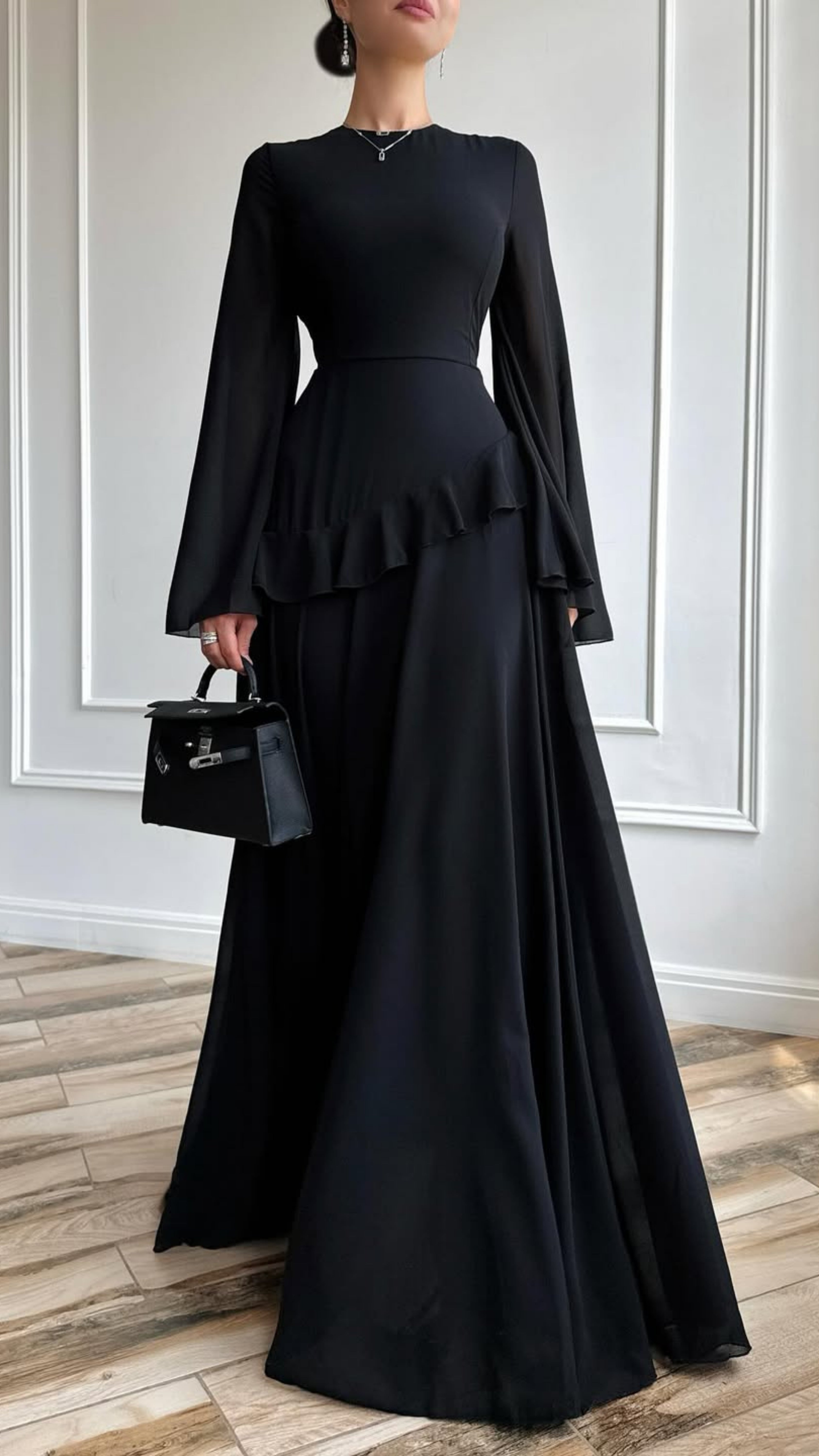 Langes Abendkleid mit Rüschen
