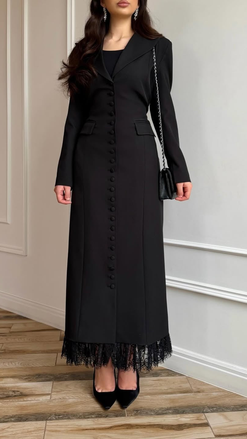 Maxikleid mit Knopfleiste und Spitzenbesatz