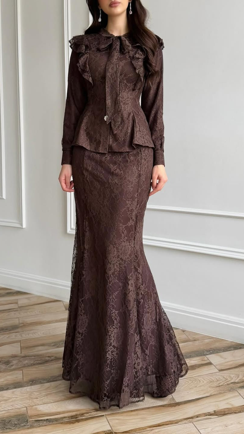 Spitzen-Set mit Schleifenbluse & Maxi-Rock